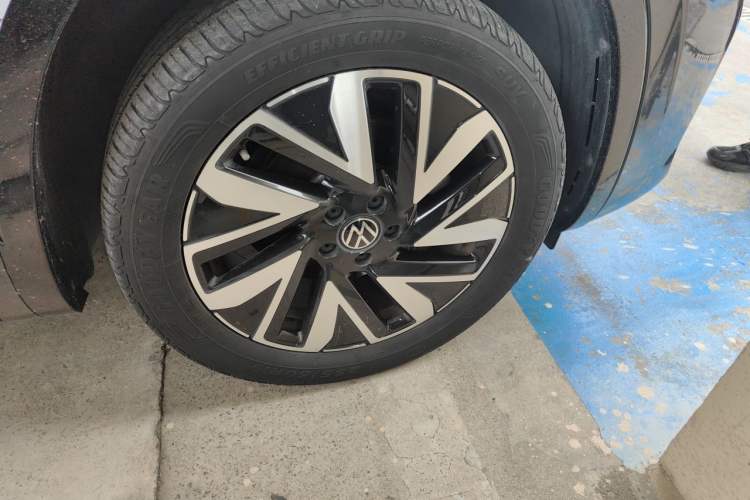 Used Volkswagen Tayron 2023 330TSI Two-Wheel-Drive R-Line High-Energy Version Right Front Wheel Hub