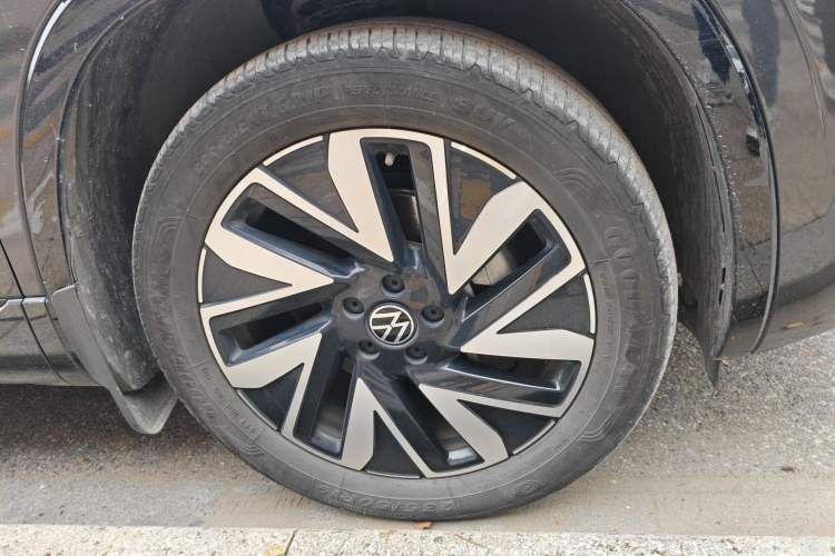 Used Volkswagen Tayron 2023 380TSI Four-Wheel Drive R-Line High-Energy Version Right Front Wheel Hub