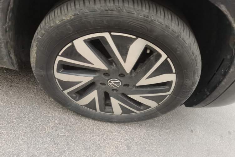 Used Volkswagen Tayron 2023 330TSI Two-Wheel-Drive R-Line High-Energy Version Right Front Wheel Hub