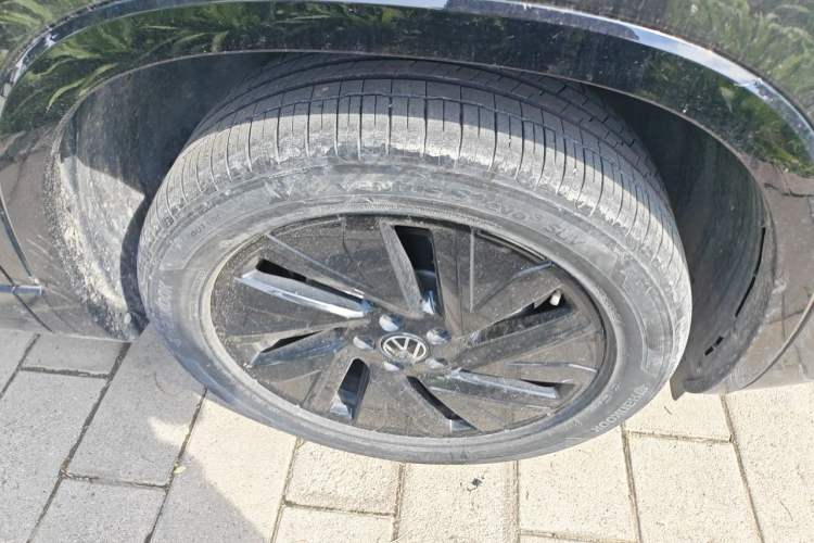 Used Volkswagen Tayron 2023 330TSI Two-Wheel-Drive R-Line High-Energy Version Right Front Wheel Hub