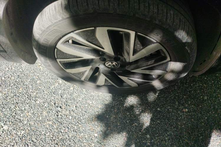 Used Volkswagen Tayron 2023 330TSI Two-Wheel-Drive R-Line High-Energy Version Right Front Wheel Hub