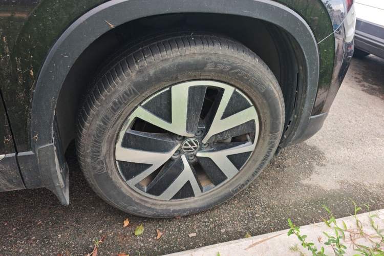 Used Volkswagen Tayron 2023 330TSI Two-Wheel-Drive Luxury Plus Advanced Version Right Front Wheel Hub