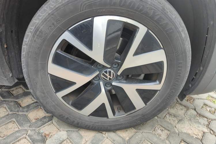 Used Volkswagen Tayron 2023 330TSI Two-Wheel-Drive Luxury Plus Advanced Version Right Front Wheel Hub