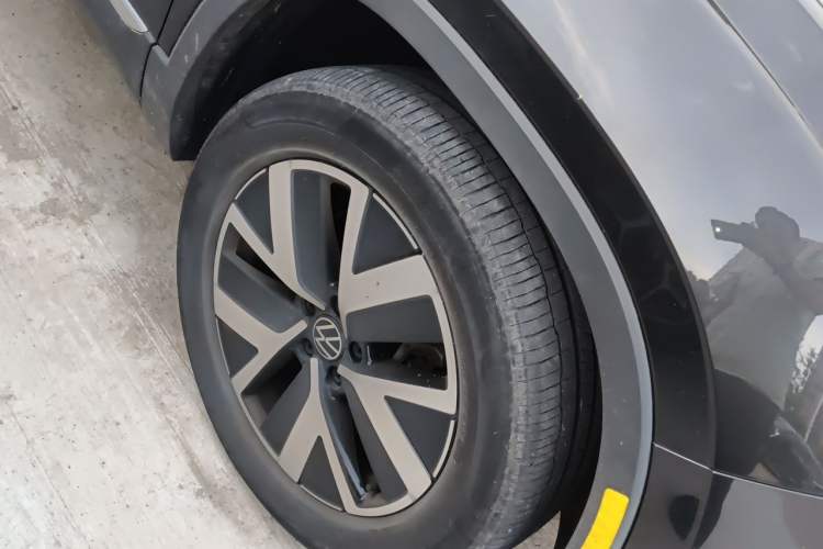 Used Volkswagen Tayron 2023 330TSI Two-Wheel-Drive Luxury Plus Advanced Version Right Front Wheel Hub