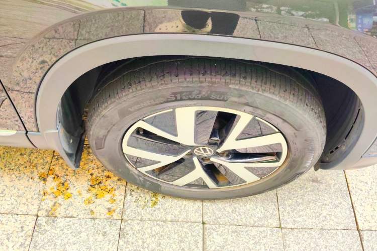 Used Volkswagen Tayron 2023 300TSI Two-Wheel-Drive Luxury Plus Advanced Edition Right Front Wheel Hub