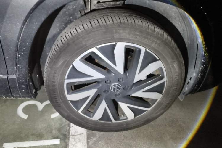 Used Volkswagen Tayron 2023 330TSI Two-Wheel-Drive R-Line High-Energy Version Right Front Wheel Hub