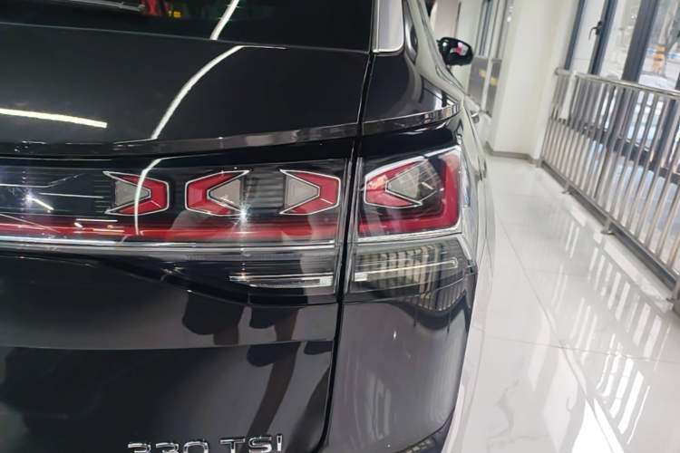 Used Volkswagen Tayron 2023 330TSI Two-Wheel-Drive R-Line High-Energy Version Right Rear Taillight