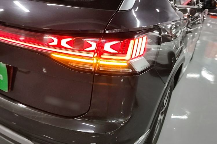 Used Volkswagen Tayron 2023 330TSI Two-Wheel-Drive Luxury Plus Advanced Version Right Rear Taillight