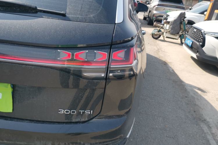 Used Volkswagen Tayron 2023 300TSI Two-Wheel-Drive Luxury Plus Advanced Edition Right Rear Taillight