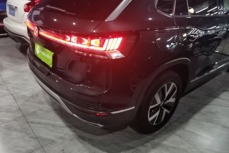 Used Volkswagen Tayron 2023 330TSI Two-Wheel-Drive Luxury Plus Advanced Version Right Rear Taillight