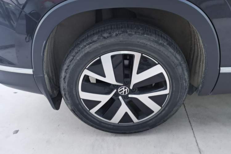 Used Volkswagen Tayron 2023 280TSI Two-Wheel-Drive Luxury Plus Advanced Version Right Rear Wheel Hub