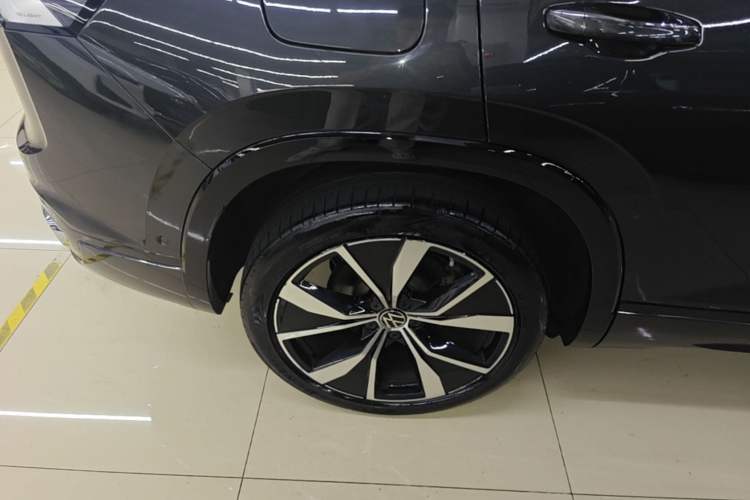 Used Volkswagen Tayron 2023 380TSI Four-Wheel Drive R-Line Pro Smart Edition Right Rear Wheel Hub