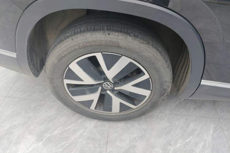 Used Volkswagen Tayron 2023 330TSI Two-Wheel-Drive Luxury Plus Advanced Version Right Rear Wheel Hub