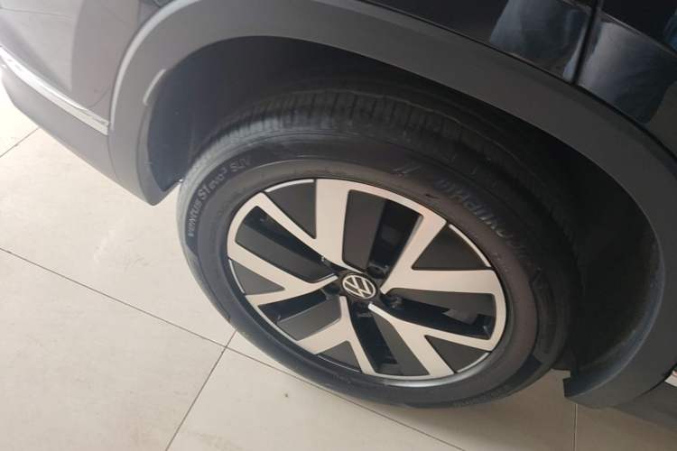 Used Volkswagen Tayron 2023 330TSI Two-Wheel-Drive Luxury Plus Advanced Version Right Rear Wheel Hub