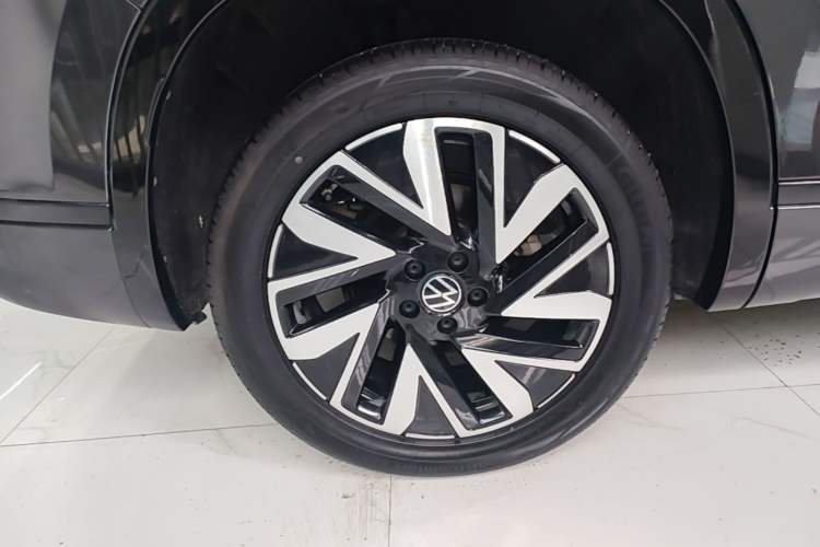 Used Volkswagen Tayron 2023 330TSI Two-Wheel-Drive R-Line High-Energy Version Right Rear Wheel Hub