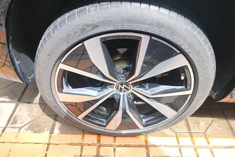 Used Volkswagen Tayron 2023 Revised Version 380TSI All-Wheel Drive R-Line Pro Smart Edition Right Rear Wheel Hub
