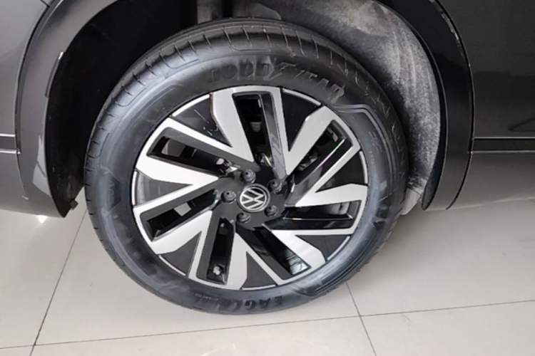 Used Volkswagen Tayron 2023 330TSI Two-Wheel-Drive R-Line High-Energy Version Right Rear Wheel Hub