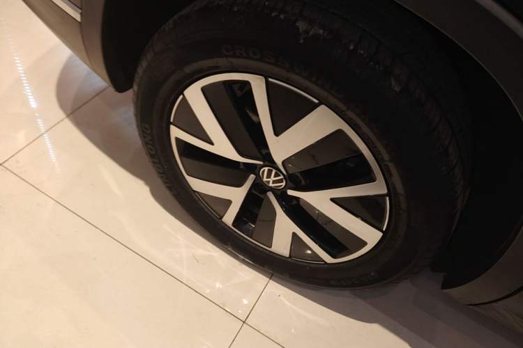 Used Volkswagen Tayron 2023 330TSI Two-Wheel-Drive Luxury Plus Advanced Version Right Rear Wheel Hub