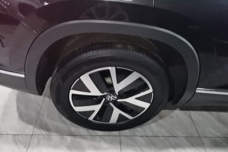 Used Volkswagen Tayron 2023 330TSI Two-Wheel-Drive Luxury Plus Advanced Version Right Rear Wheel Hub