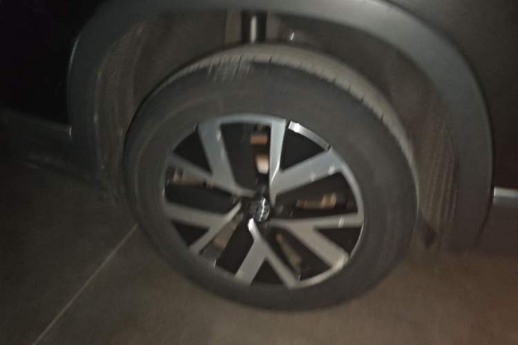 Used Volkswagen Tayron 2023 330TSI Two-Wheel-Drive Luxury Plus Advanced Version Right Rear Wheel Hub