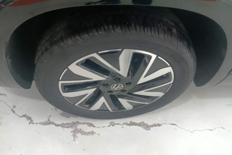 Used Volkswagen Tayron 2023 330TSI Two-Wheel-Drive R-Line High-Energy Version Right Rear Wheel Hub