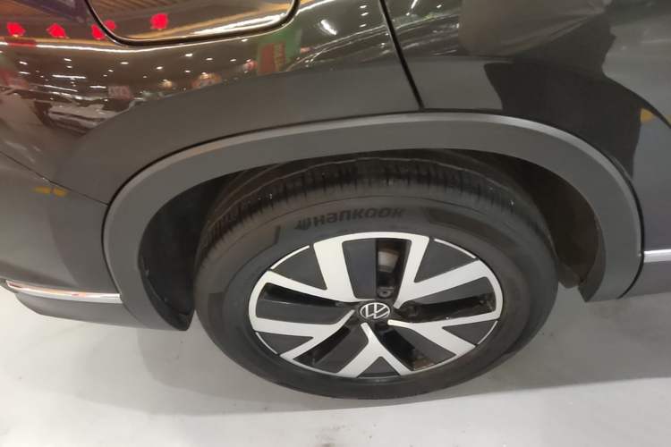 Used Volkswagen Tayron 2023 330TSI Two-Wheel-Drive Luxury Plus Advanced Version Right Rear Wheel Hub