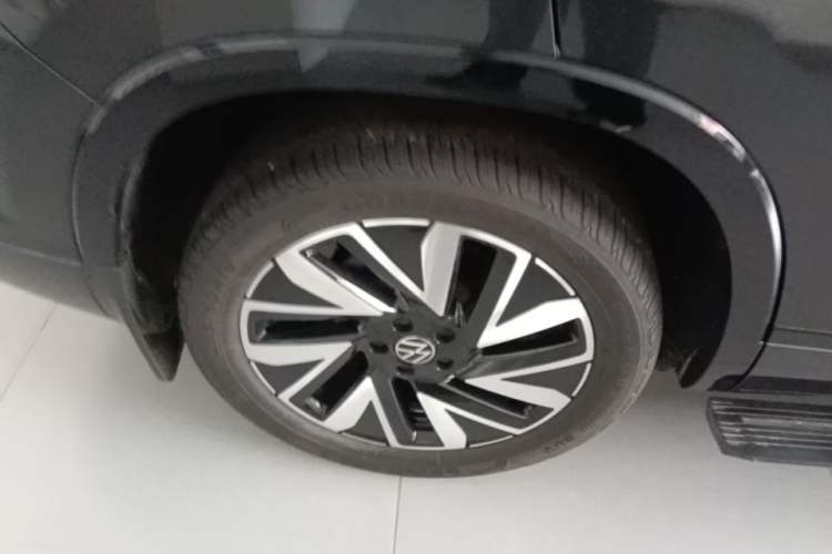 Used Volkswagen Tayron 2023 330TSI Two-Wheel-Drive R-Line High-Energy Version Right Rear Wheel Hub