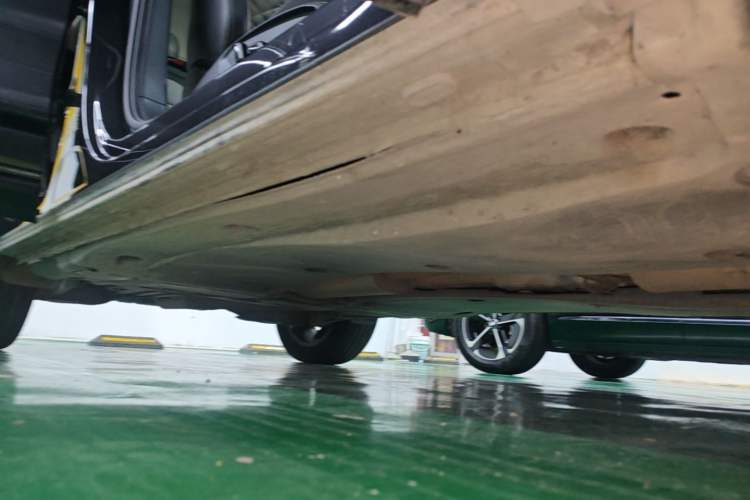Used Volkswagen Tayron 2023 330TSI Two-Wheel-Drive R-Line High-Energy Version Right Side Sill
