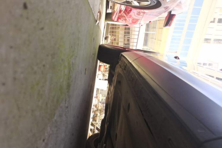 Used Volkswagen Tayron 2023 330TSI Two-Wheel-Drive Luxury Plus Advanced Version Right Side Sill