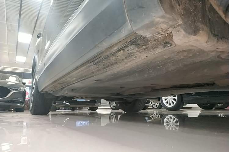 Used Volkswagen Tayron 2023 330TSI Two-Wheel-Drive Luxury Plus Advanced Version Right Side Sill