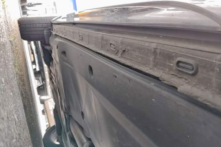 Used Volkswagen Tayron 2023 330TSI Two-Wheel-Drive R-Line High-Energy Version Right Side Sill