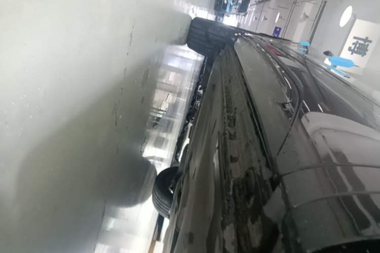 Used Volkswagen Tayron 2023 330TSI Two-Wheel-Drive R-Line High-Energy Version Right Side Sill