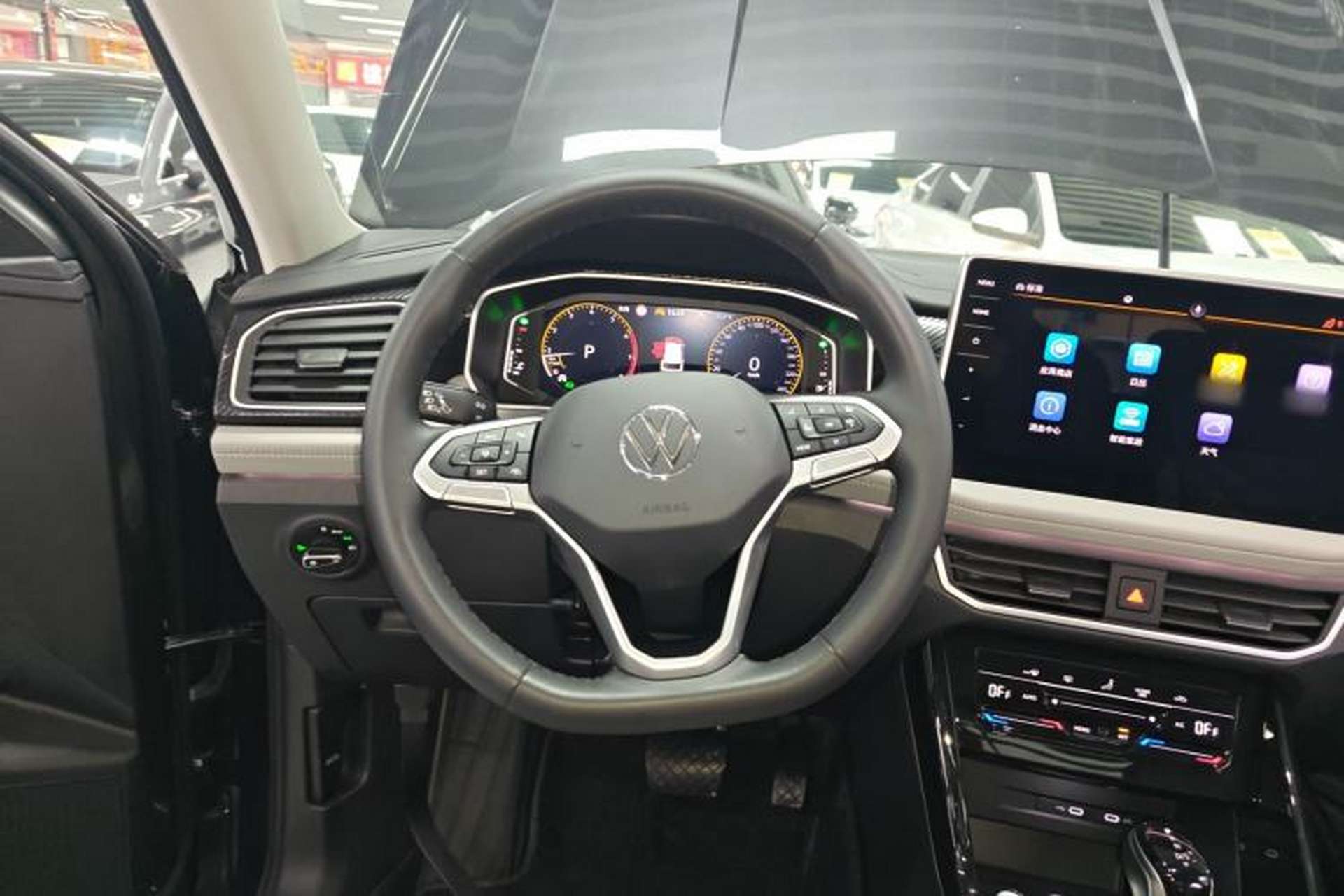 Used Volkswagen Tayron 2023 330TSI Two-Wheel-Drive Luxury Plus Advanced Version Steering Wheel