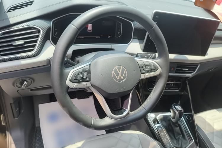 Used Volkswagen Tayron 2023 330TSI Two-Wheel-Drive Luxury Plus Advanced Version Steering Wheel