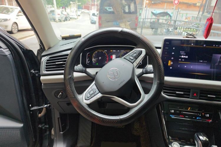 Used Volkswagen Tayron 2023 330TSI Two-Wheel-Drive Luxury Plus Advanced Version Steering Wheel