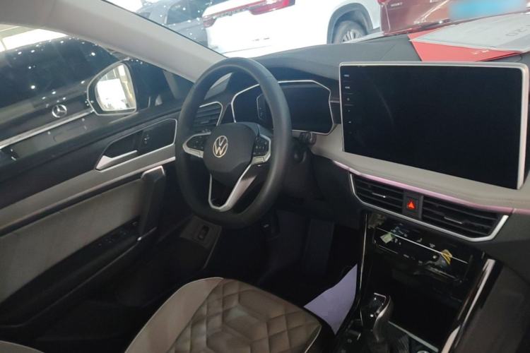 Used Volkswagen Tayron 2023 330TSI Two-Wheel-Drive Luxury Plus Advanced Version Steering Wheel