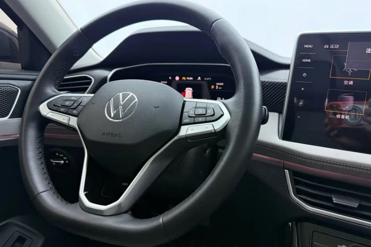 Used Volkswagen Tayron 2023 280TSI Two-Wheel-Drive Luxury Plus Advanced Version Steering Wheel