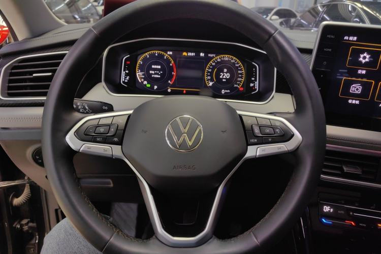 Used Volkswagen Tayron 2023 330TSI Two-Wheel-Drive Luxury Plus Advanced Version Steering Wheel