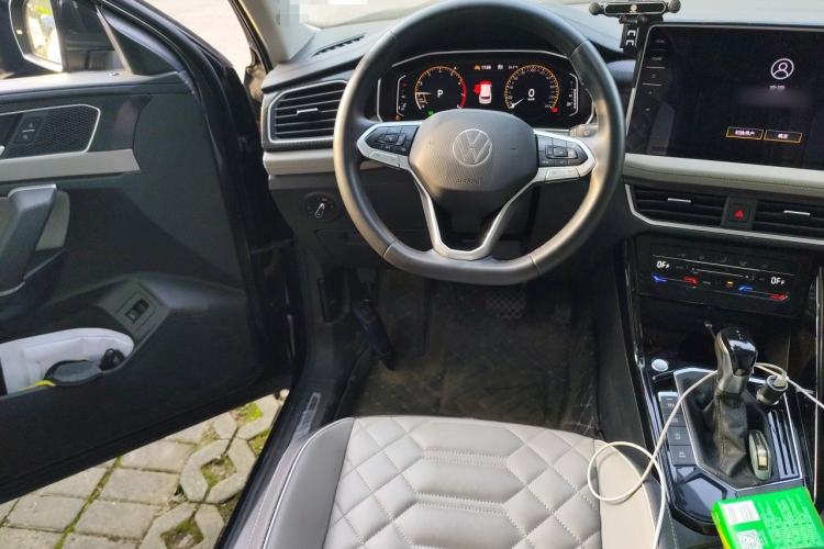 Used Volkswagen Tayron 2023 330TSI Two-Wheel-Drive Luxury Plus Advanced Version Steering Wheel