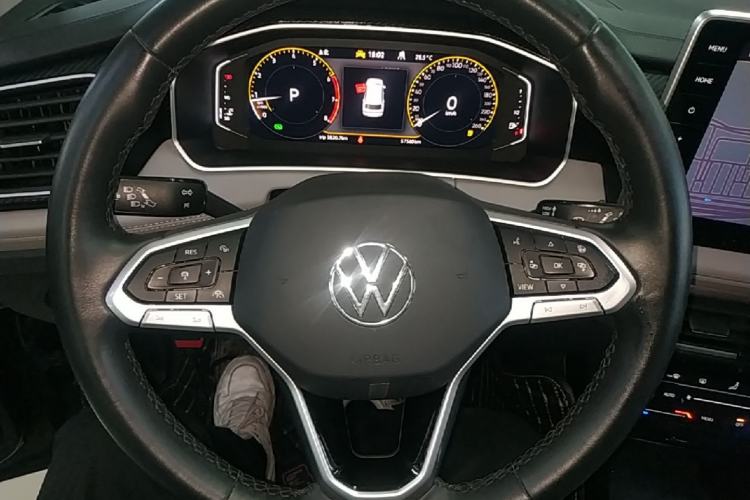 Used Volkswagen Tayron 2023 330TSI Two-Wheel-Drive Luxury Plus Advanced Version Steering Wheel