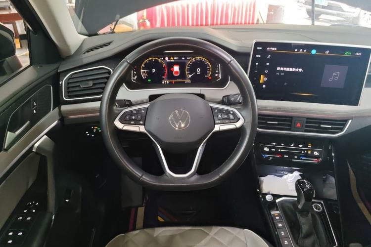 Used Volkswagen Tayron 2023 330TSI Two-Wheel-Drive Luxury Plus Advanced Version Steering Wheel