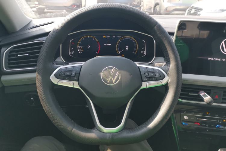 Used Volkswagen Tayron 2023 300TSI Two-Wheel-Drive Luxury Plus Advanced Edition Steering Wheel