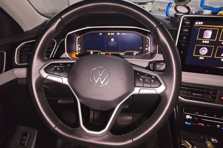 Used Volkswagen Tayron 2023 330TSI Two-Wheel-Drive Luxury Plus Advanced Version Steering Wheel
