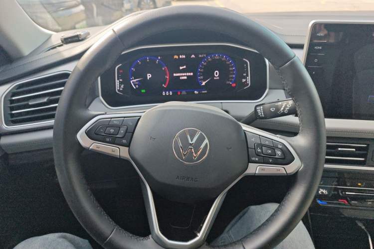 Used Volkswagen Tayron 2023 Revised Version 380TSI All-Wheel Drive R-Line High-Energy Edition Steering Wheel