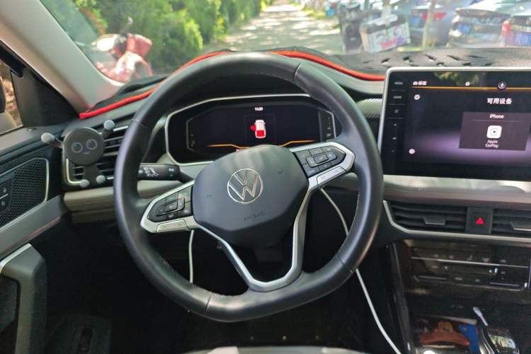 Used Volkswagen Tayron 2023 330TSI Two-Wheel-Drive Luxury Plus Advanced Version Steering Wheel