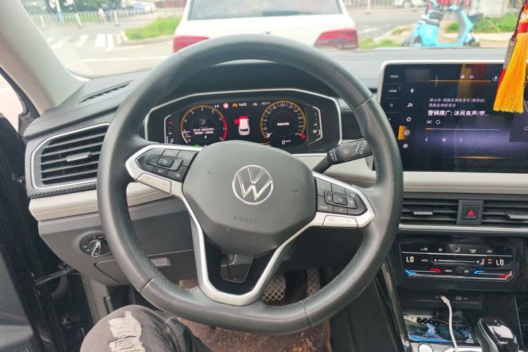 Used Volkswagen Tayron 2023 330TSI Two-Wheel-Drive Luxury Plus Advanced Version Steering Wheel