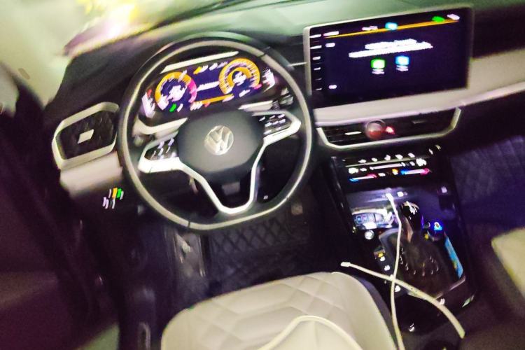Used Volkswagen Tayron 2023 300TSI Two-Wheel-Drive Luxury Plus Advanced Edition Steering Wheel