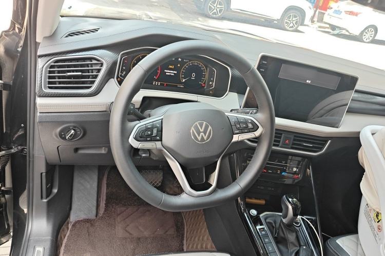 Used Volkswagen Tayron 2023 330TSI Two-Wheel-Drive Luxury Plus Advanced Version Steering Wheel