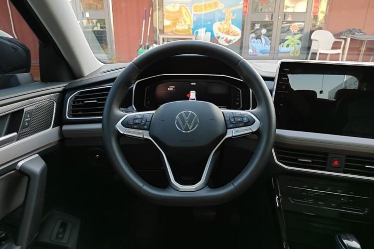 Used Volkswagen Tayron 2023 330TSI Two-Wheel-Drive Luxury Plus Advanced Version Steering Wheel