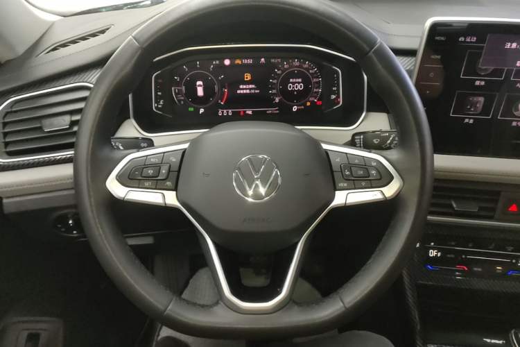Used Volkswagen Tayron 2023 330TSI Two-Wheel-Drive Luxury Plus Advanced Version Steering Wheel